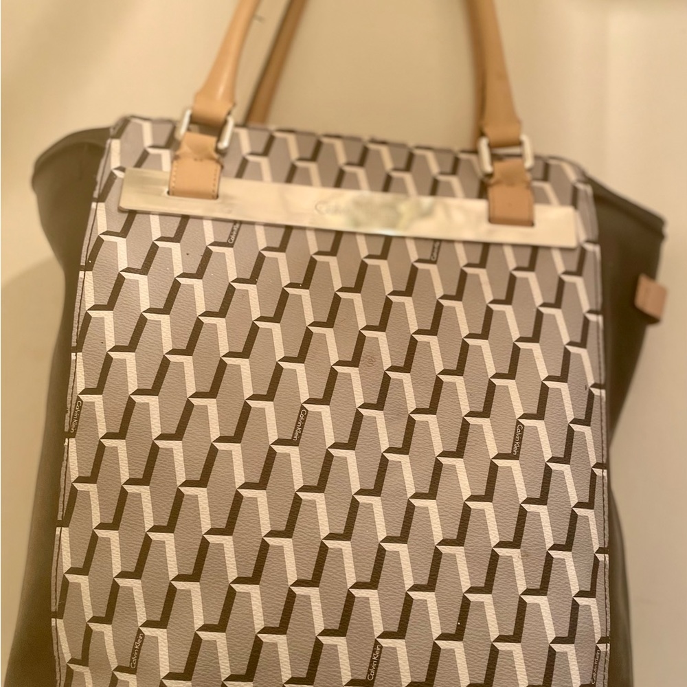 CALVIN KLEIN MONOGRAM Shoulder bag black, gray and white